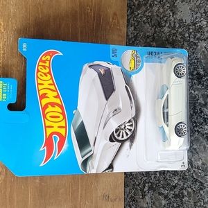 2015 Hot Wheels #8/365 Factory Fresh 5/10 CADILLAC ELIMIRAJ